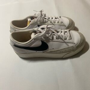 Nike Classic White and Black Low-Top Sneakers
